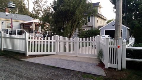 Affordable vinyl fencing, vinyl privacy fences, PVC fences, residential fencing, southeastern MA, eastern RI