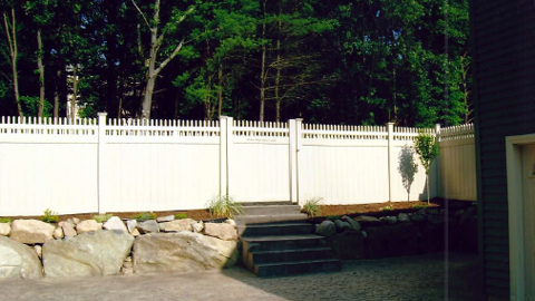 Vinyl fencing, vinyl privacy fences, PVC fences, residential fencing, MA, RI